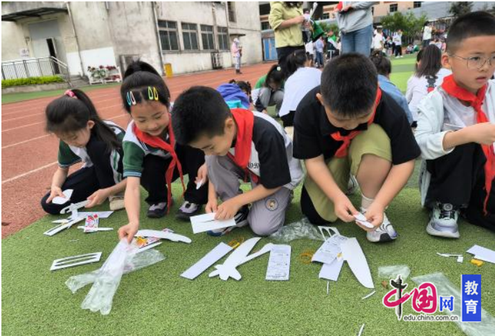 来 绵阳市御营小学举办第十三届科技月活动j9九游真人游戏第一平台竞享科技乐创未